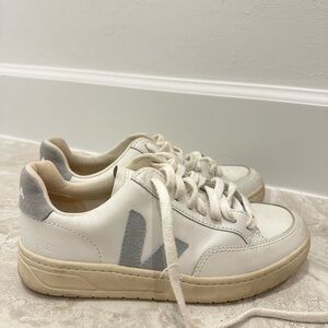 VEJA V-12 LEATHER LOW-TOP SNEAKERS WOMEN SHOES